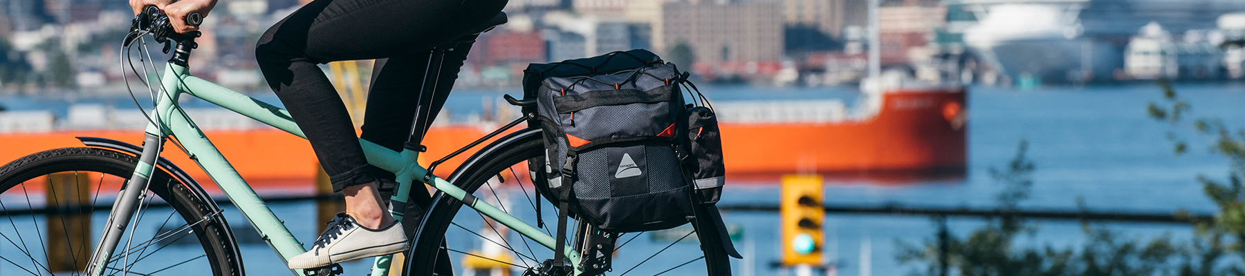 axiom bike panniers